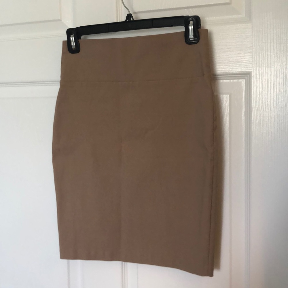 Beige pencil skirt